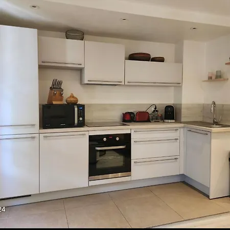 Apartamento Cosy En Plein Centre Historique De Fréjus